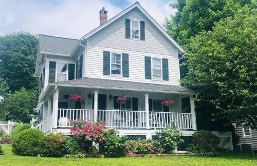 Stylish Victorian Beach House on pond - Foto 23