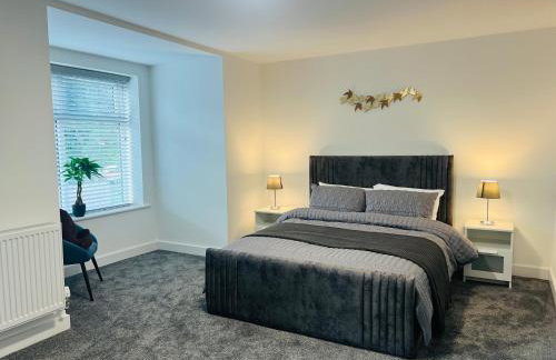 Luxurious New Home Near Airport - Photo 32
