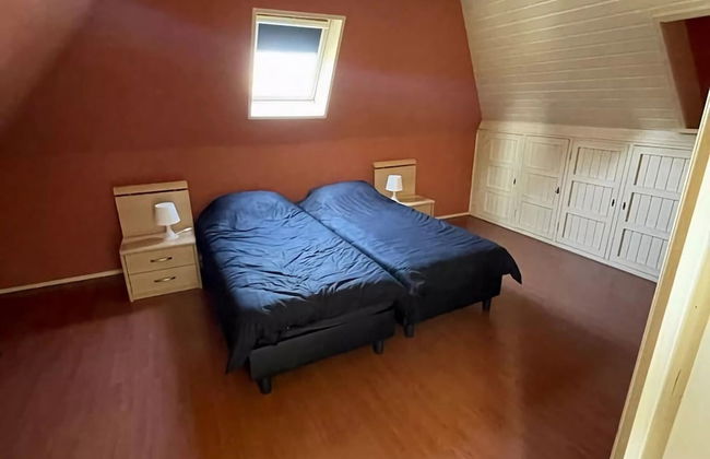 Characteristic House With Wellness in Augustinusga - Foto 5