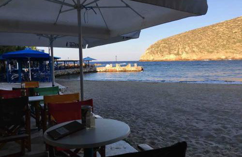 Cozy Studio in Beautiful Apollonas Beach Naxos - Photo 7