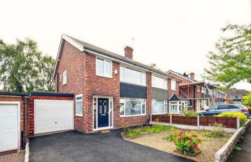 house in Heald Green village - Photo 26