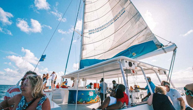 Excursión a la bahía de Soufrière en barco - Foto 3, Disfrutando del entorno