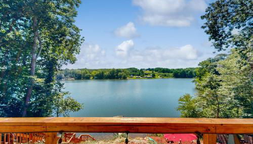 Hot Tub and Fire Pit Lakeside Getaway, Dogs Welcome - Foto 3