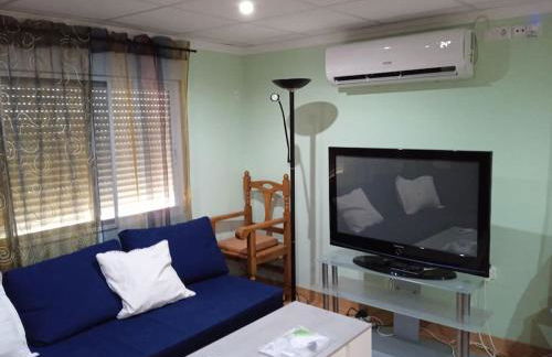 Habitaciones en planta superior independiente con piscina - barbacoa - Foto 26