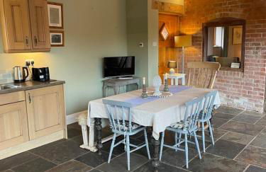 Stunning rural Barn Conversion - Photo 5