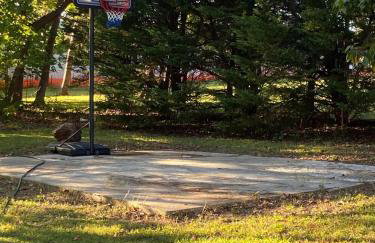 Serenity on over an acre easy access to 311 and HPU - Foto 15