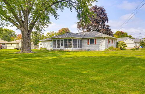 half Mi to Boat Launch Family Getaway in Menasha! - Foto 31