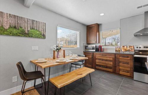 Whole House Relaxing Oasis by Fitzsimmons Campus - Photo 7