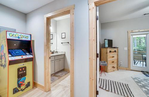 Hot Tub and EV Charger Helen Getaway with Views! - Photo 16