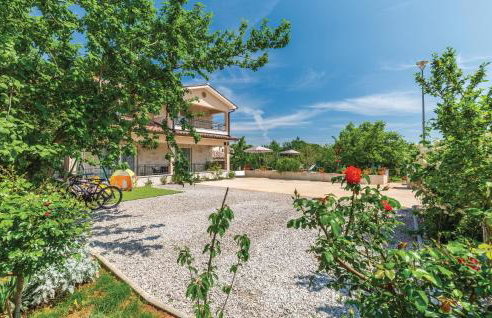 Awesome Home In Nedescina With Kitchen - Foto 12