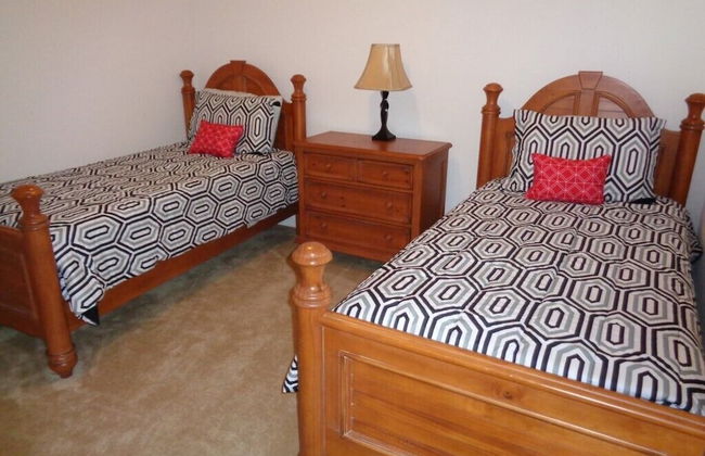 R1 Legacy Park 5 bed / 3 Bath - Foto 13