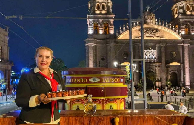 Guitar Bus Tour + Dinner and a Mariachi Show - Photo 5