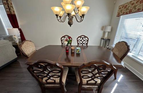 An Incredible Vacation Home with Saltwater Pool! - Foto 18