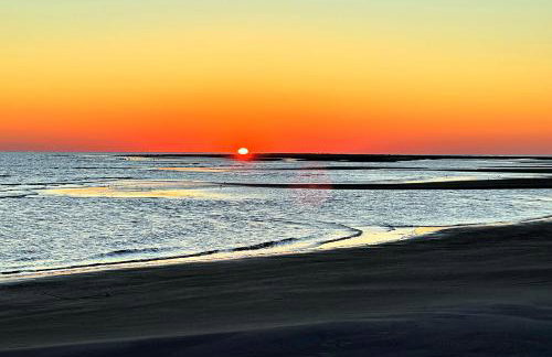 Beachfront Saint Helena Island Condo with Amenities! - Foto 31