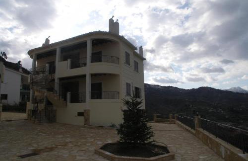 Kallisti Ξενώνας Διακοπτό-Καλάβρυτα - Foto 33