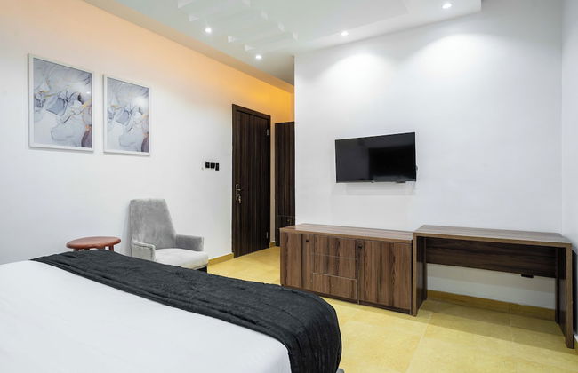 The Azaria Hotel & Apartment - Photo 63