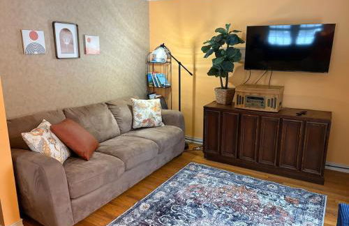 Serene Lake House for a grand getaway! - Foto 1