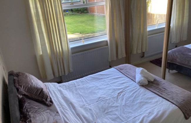 Spacious Detached Bungalow With Ample Parking - Foto 23