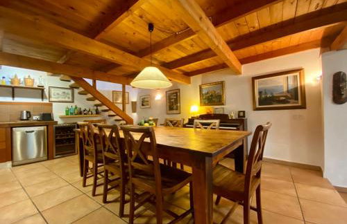 Fabulous Rustic Villa Set On Mountain With Unique Views - Foto 30