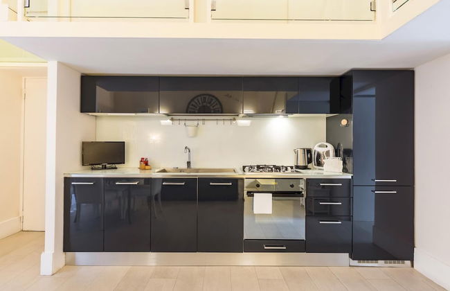 Cool Flat at Via dei Mille by Napoliapartments - Foto 27