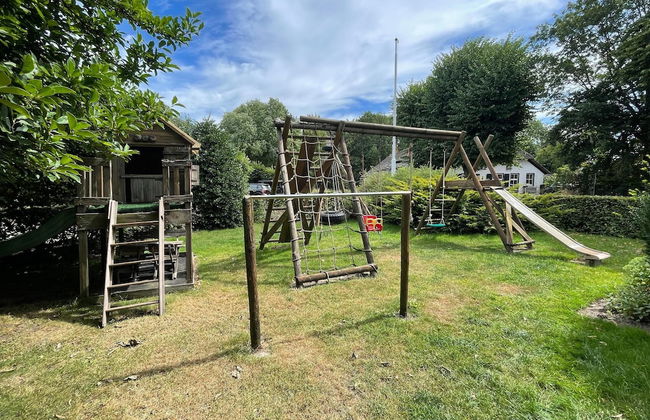 Family Farmhouse With Go-karts - Photo 22