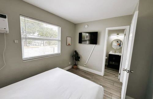 Rustic Retreats Beachy 1BR for 4 guests in the heart of Fort Lauderdale - Foto 20