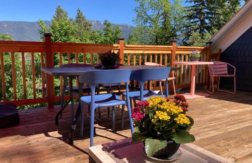 Historic Glacier Getaway with Spectacular Views-20mins to Glacier National Park-10mins to airport and walkable to downtown! - Foto 1