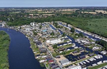 Yare View Riverside Norfolk Broads - Foto 2