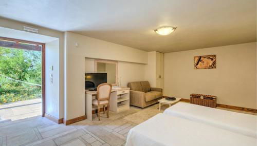 Mare Monte Luxury Suites - Photo 5