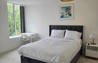 8 Bedroom House Sleeps 20 - Private Garden - Foto 34