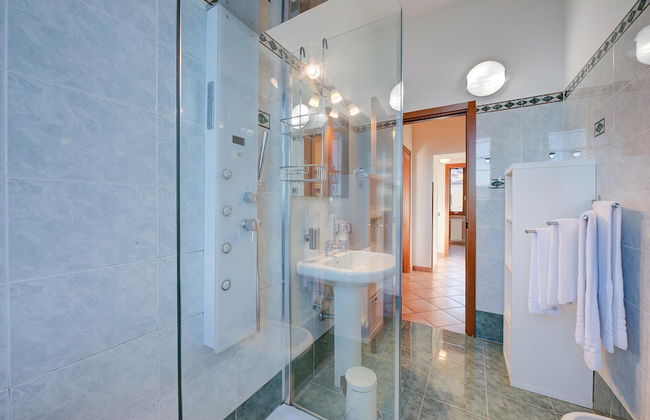 Lago Magico Pied Dans L Eau - Foto 12