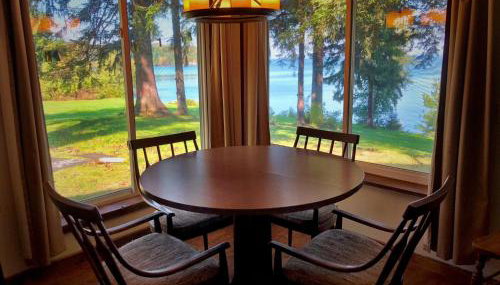 Lakefront Pine Cottage Hot Tub & Fire Pit - Foto 2