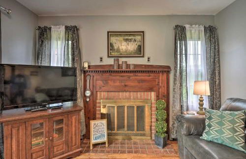 Cozy Family Home with Kayaks, Dock and Fire Pit! - Foto 9