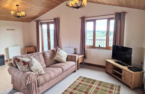 Lomond 5 with Private Hot Tub - Fife - Loch Leven - Lomond Hills - Pet Friendly - Photo 16
