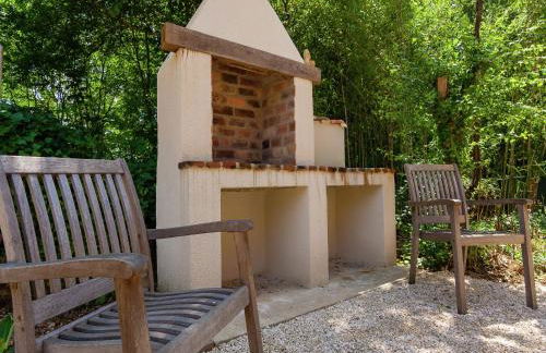 Spacious farmhouse with private heated pool in a rustic garden - Foto 28