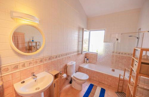 Casa Amaya - Spacious House with Pool, Large Garden, BBQ, 2 Terraces, and Ideal Location - Photo 21