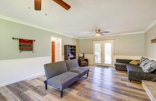 Dog-Friendly Fayetteville Home with Fenced Yard! - Foto 6