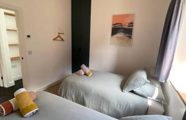 Renovated Barn with Pond View - Foto 25