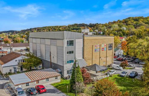 Almost Heaven - Grill, 2 King Beds, Wifi, Deck, Pool Access, Hiking, Wood Stove, Family Friendly - Foto 62