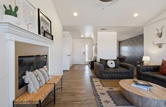 Casa De Kota by Avantstay Pool Firepit Games Secluded Chic - Photo 13