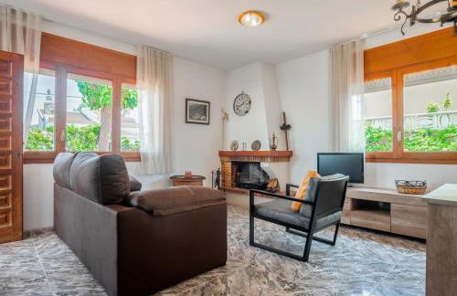 Preciosa casa con un enorme jardín - Foto 4