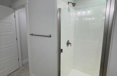 NEW 4-bed 4-bath Stylish House with Mountain View and 2 garages - Foto 21