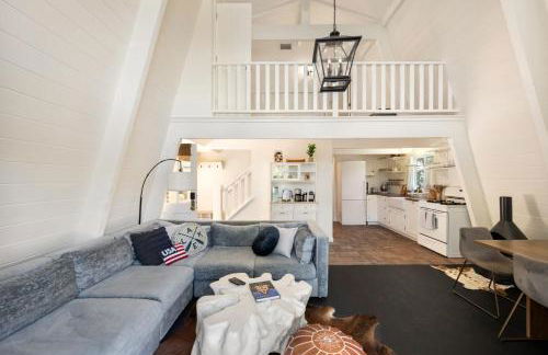 Scout's Lakehouse Retreat by Colby & Conrad - Foto 11