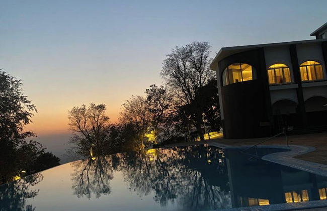 A Majestic and Luxurious Villa Overlooking the Ganges - Foto 14