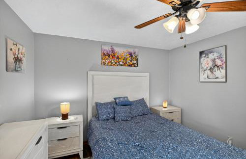 Cozy Retreat with Hot Tub in Peaceful Goshen home - Foto 19