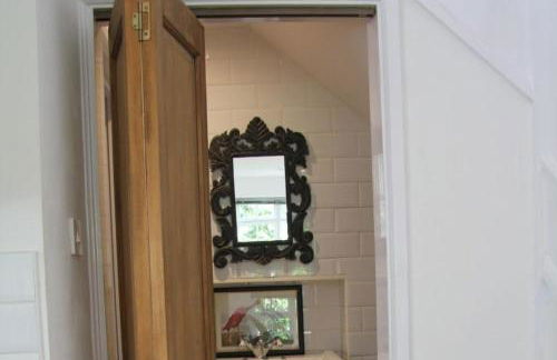 Woodlands Cozy Cottage in Gerrards Cross Sleeps 2 - Photo 5