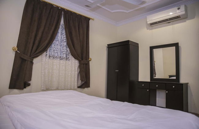 Al Eairy Furnished Apartments Qassim 4 - Photo 9