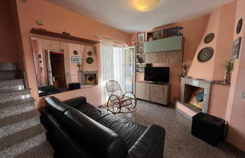 Villino con giardino a 10 minuti a piedi dalla spiaggia e vicino a Roma - Foto 1