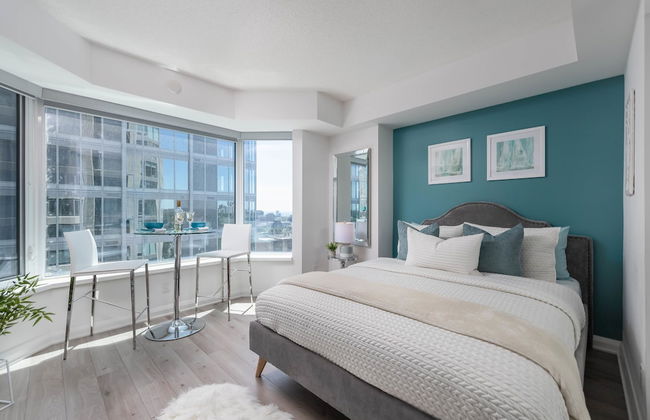 QuickStay Yorkville Condo - Yonge & Bloor - Photo 1