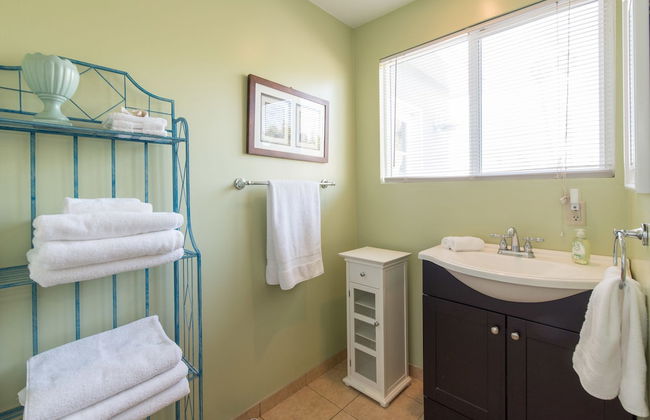 Ventura Beach Cottage - Photo 18